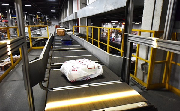 DWS物流設備_掃碼稱重量方一體機_快遞包裹分揀機