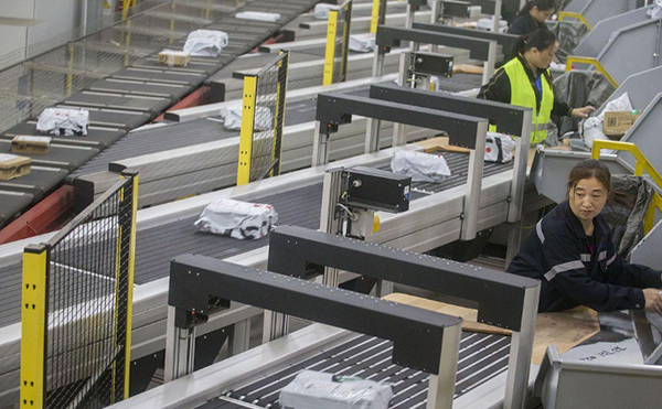 快遞包裹分揀機(jī),物流分揀設(shè)備,快遞包裹自動(dòng)分揀機(jī),高臻智能